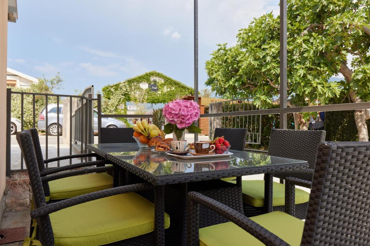 Waikiki Beach House Villa Tivat Dış mekan fotoğraf