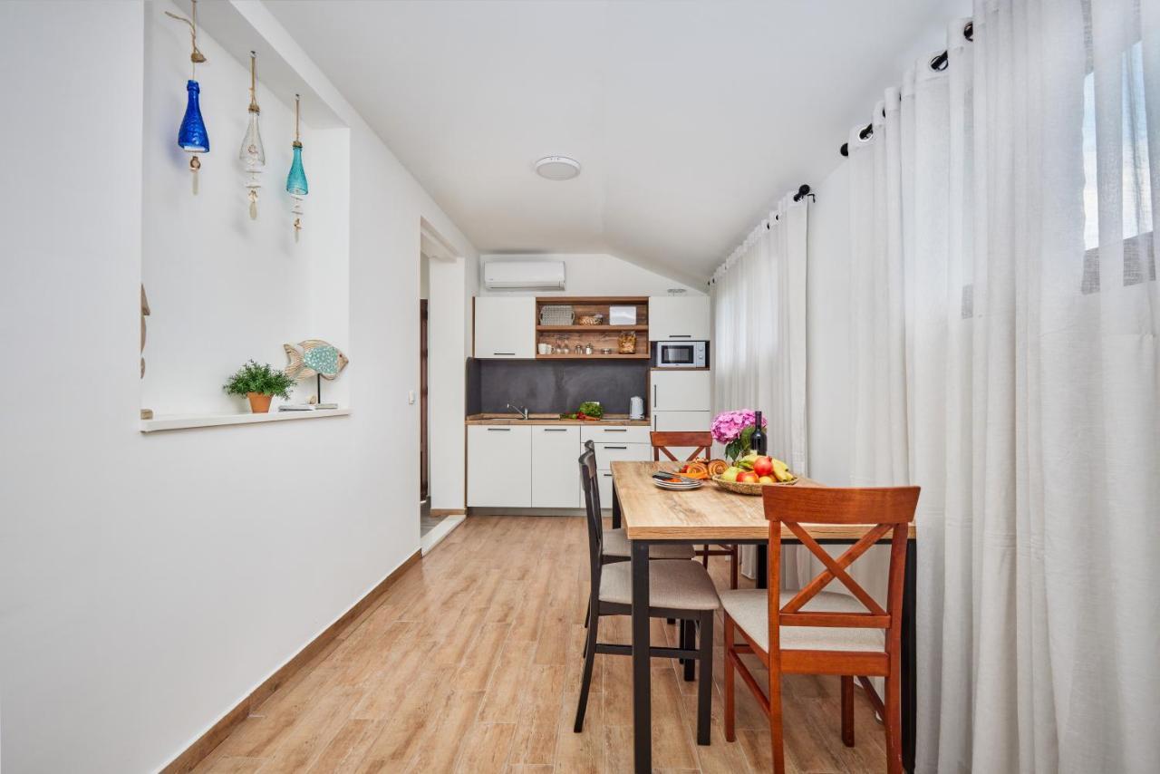 Waikiki Beach House Villa Tivat Dış mekan fotoğraf