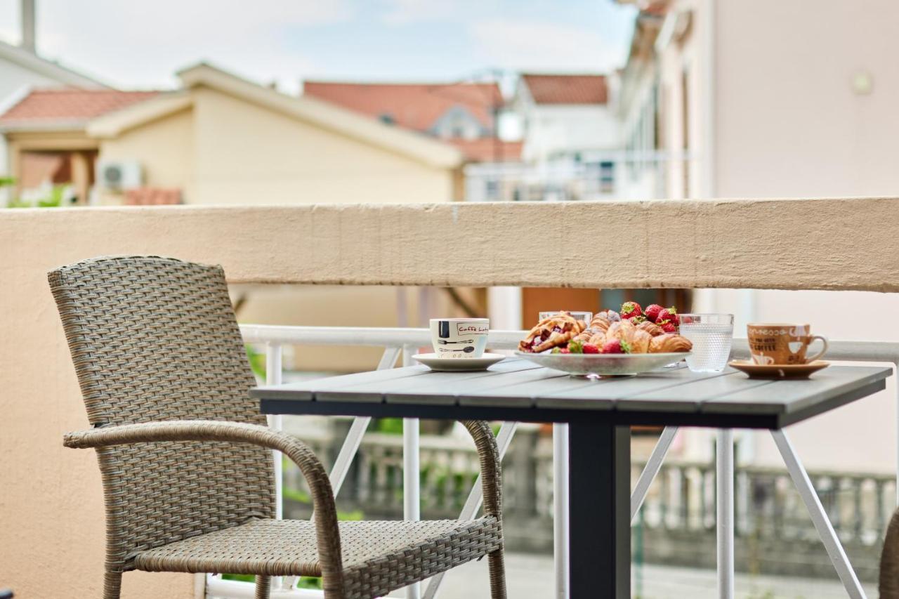 Waikiki Beach House Villa Tivat Dış mekan fotoğraf