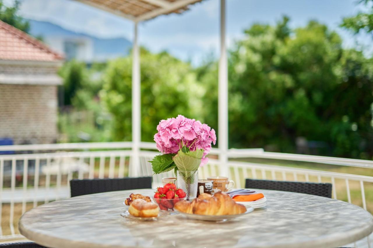 Waikiki Beach House Villa Tivat Dış mekan fotoğraf
