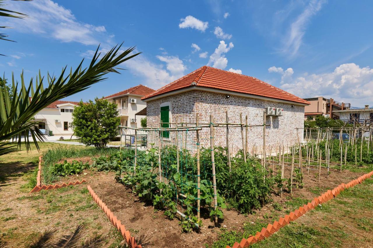 Waikiki Beach House Villa Tivat Dış mekan fotoğraf